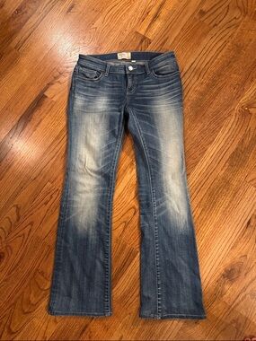 BKE Women's Flared Jeans - Faded Blue Wash